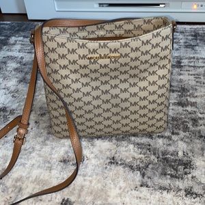 Michael Kors Crossbody.
